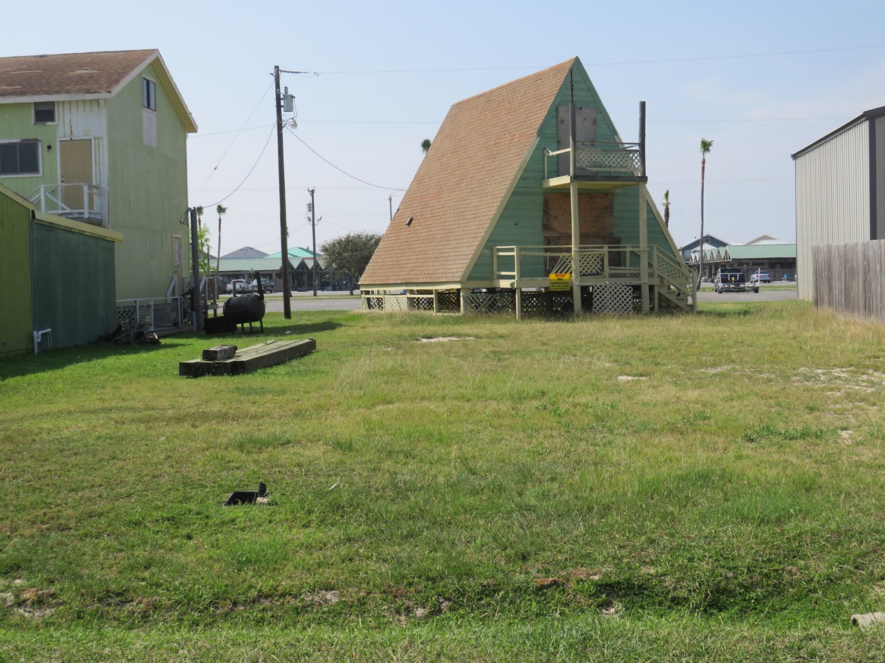 looking to the back of the home from baffin drive