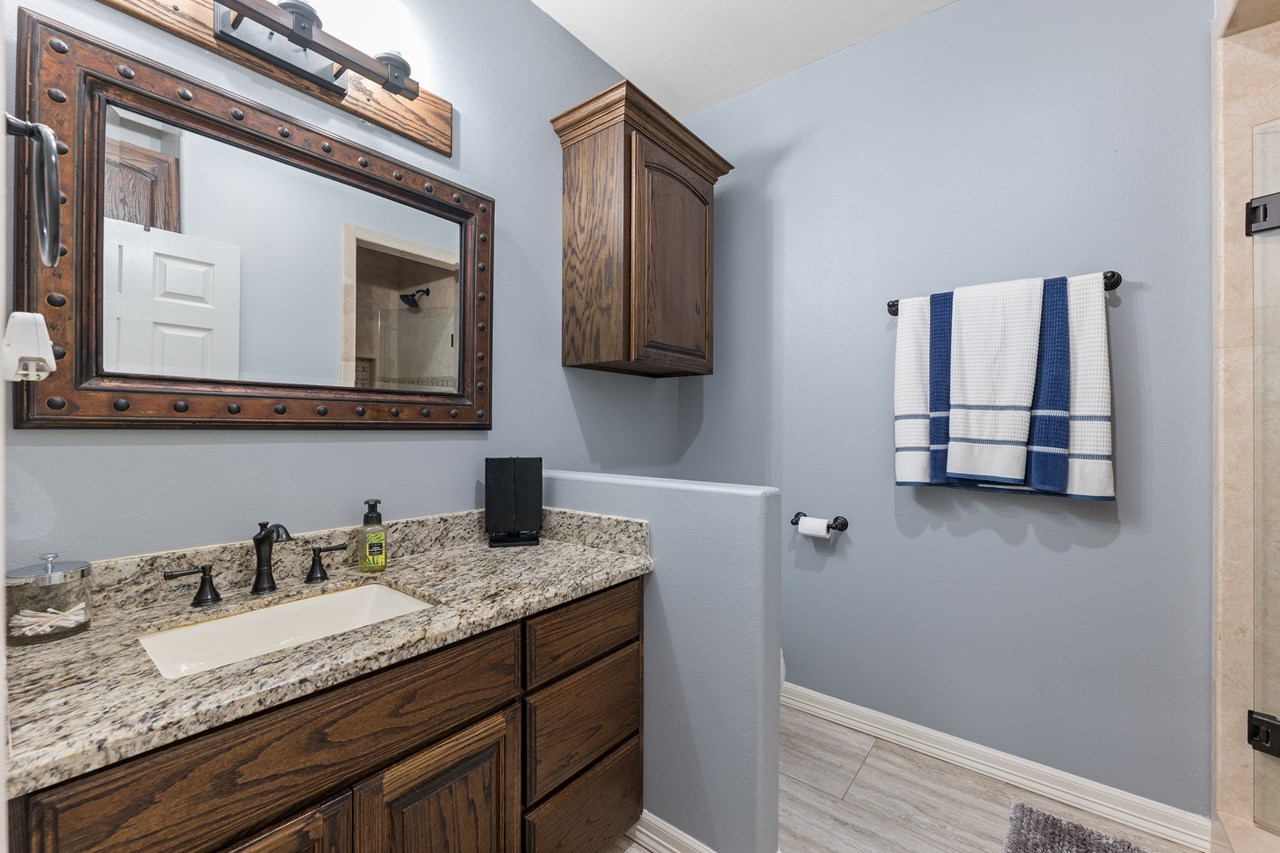 master bedroom full bath
