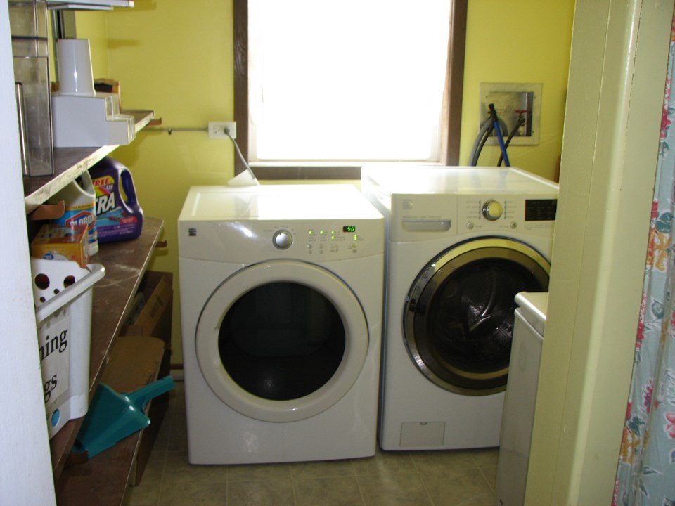 separate laundry/utility room upstairs