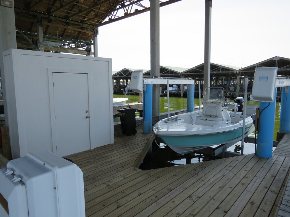 covered boat slip on e dock with new lift